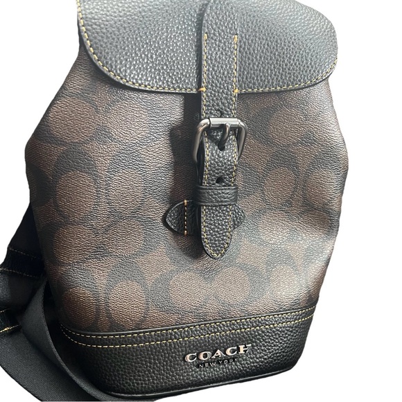 NWOT Coach Hudson Small Pack in Signature Canvas 2022 CB928 - Picture 2 of 8